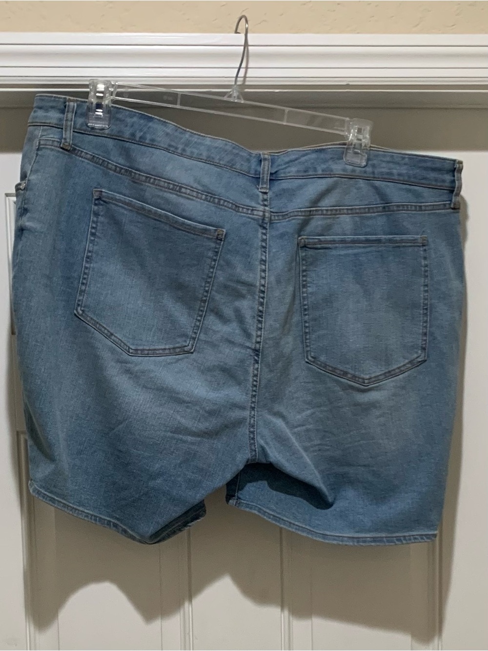 Code Bleu Luxe Lift Daisy Front Embroidered Denim Classic Bermuda Shorts SZ 22W - Picture 8 of 9
